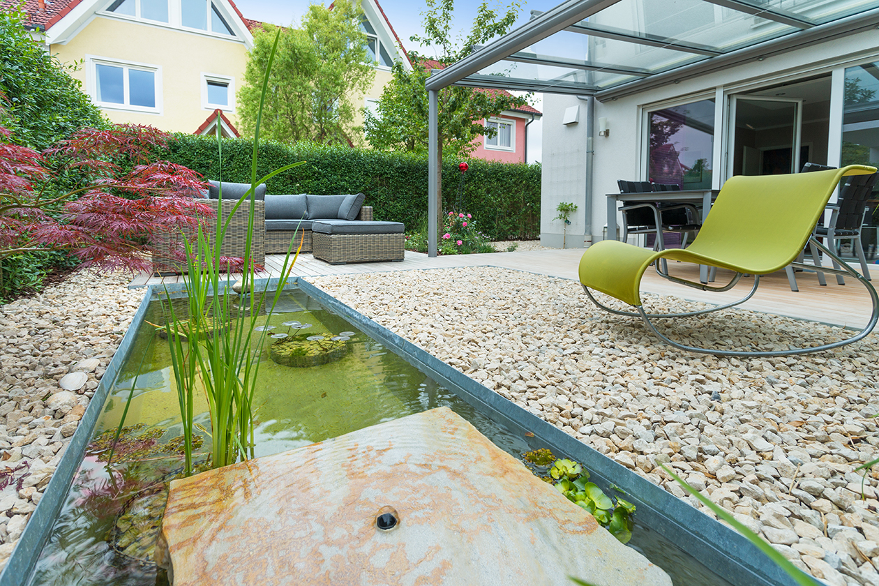 Formale Gartenteiche und Wasserbecken für modern gestaltete Gärten